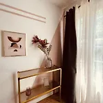 Escalier D'or Conciergeriedamecarcas شقة *